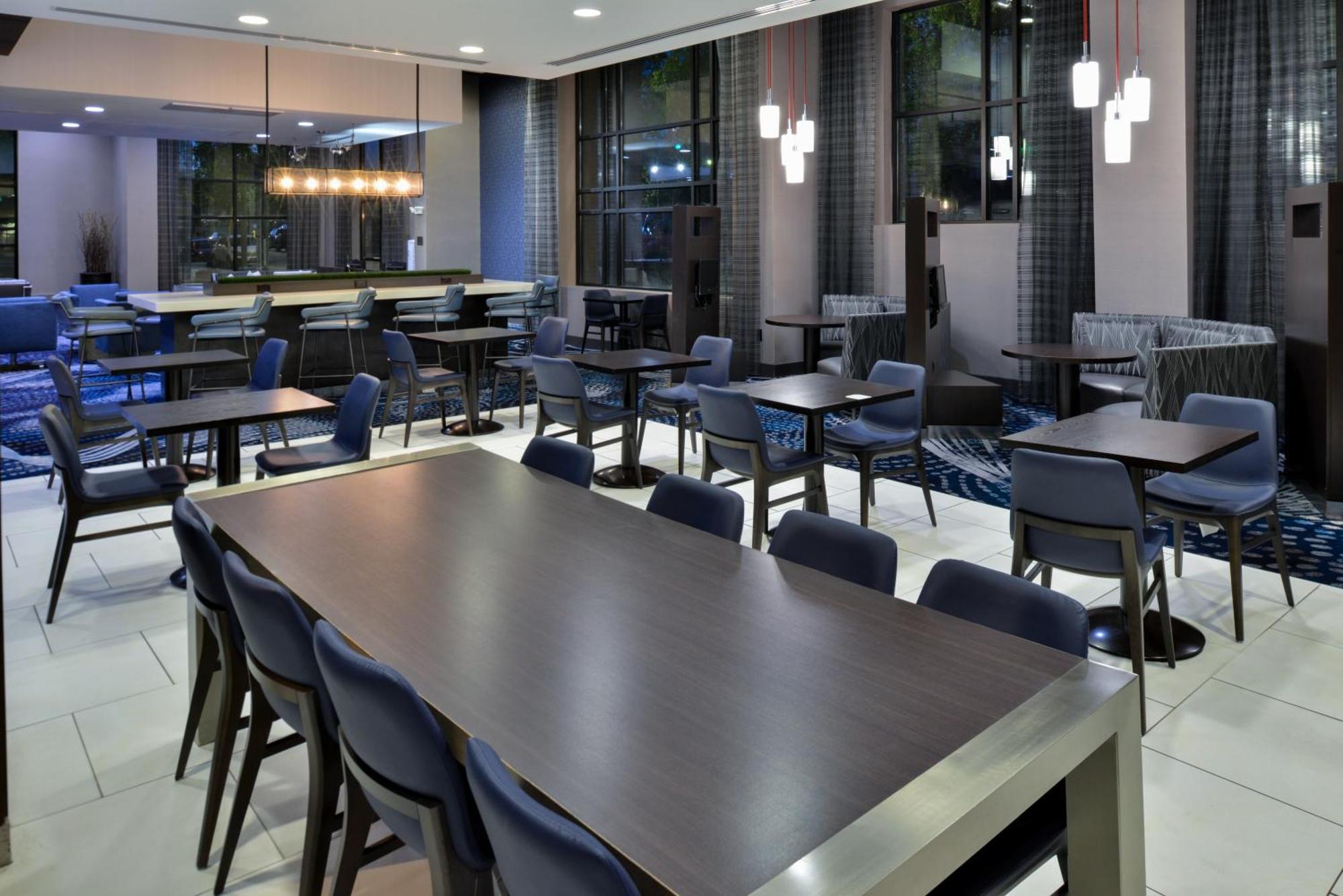 Courtyard By Marriott Wilmington Downtown/Historic District Hotel Exterior photo