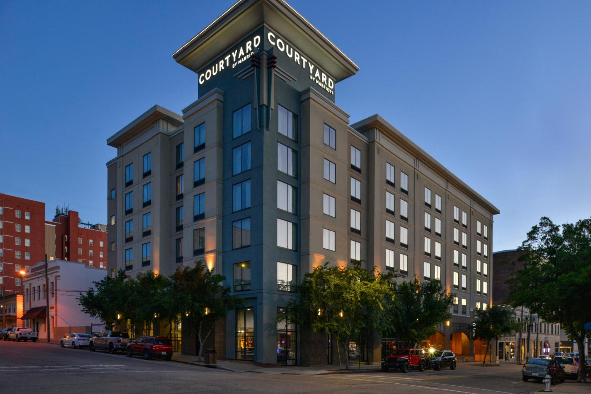 Courtyard By Marriott Wilmington Downtown/Historic District Hotel Exterior photo